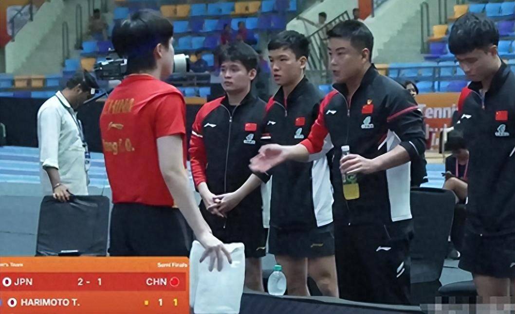 英国乒乓球队碾压比利时乒乓球队，王皓绝境逆转