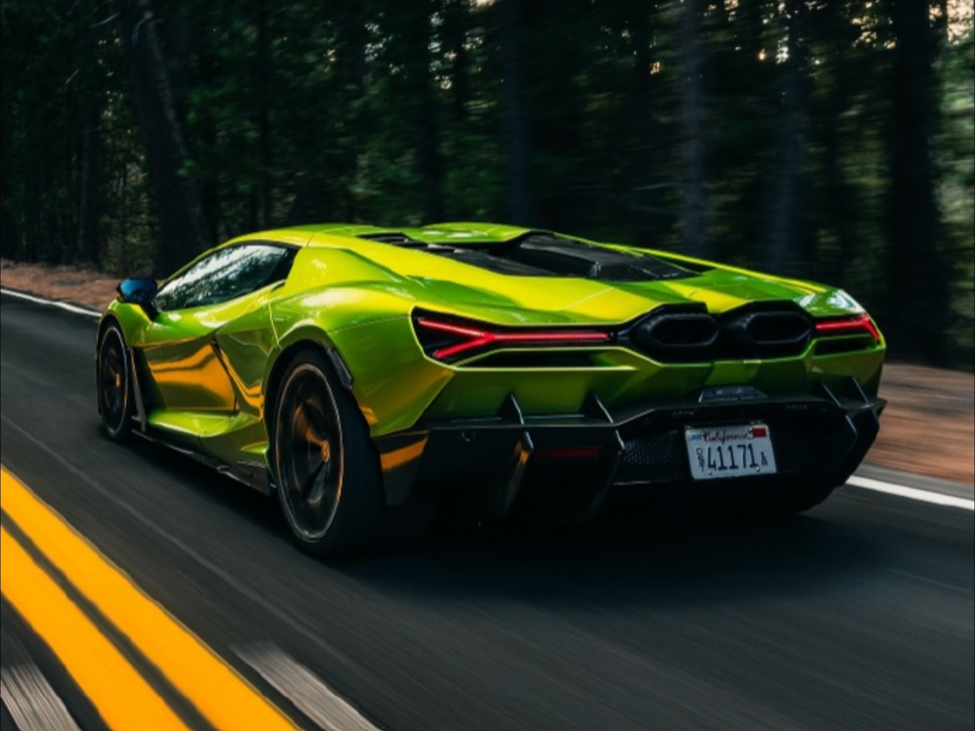 法拉利横扫迈凯伦，塞恩斯状态火热的简单介绍